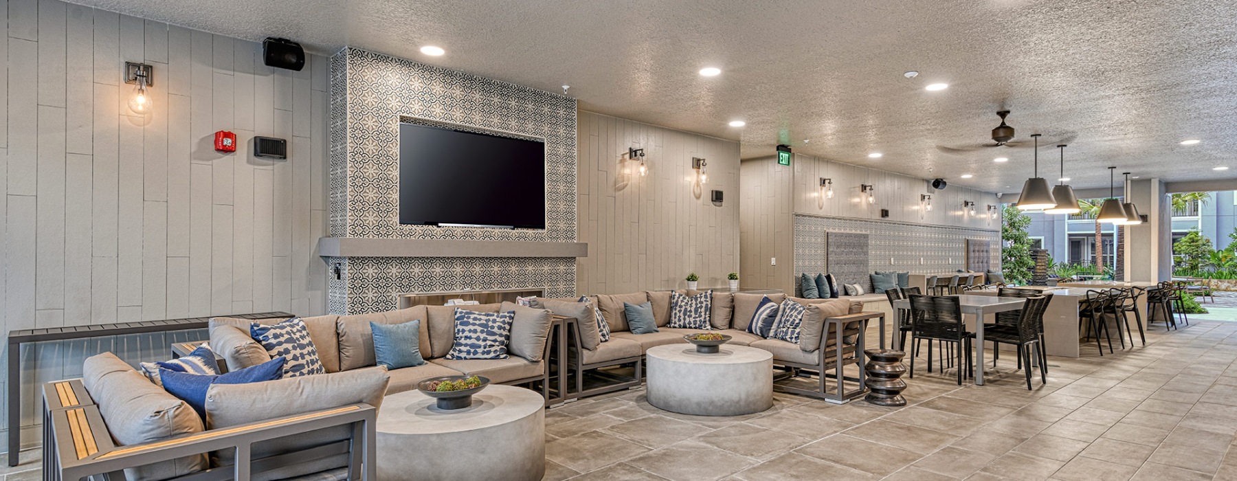 outdoor resident lounge